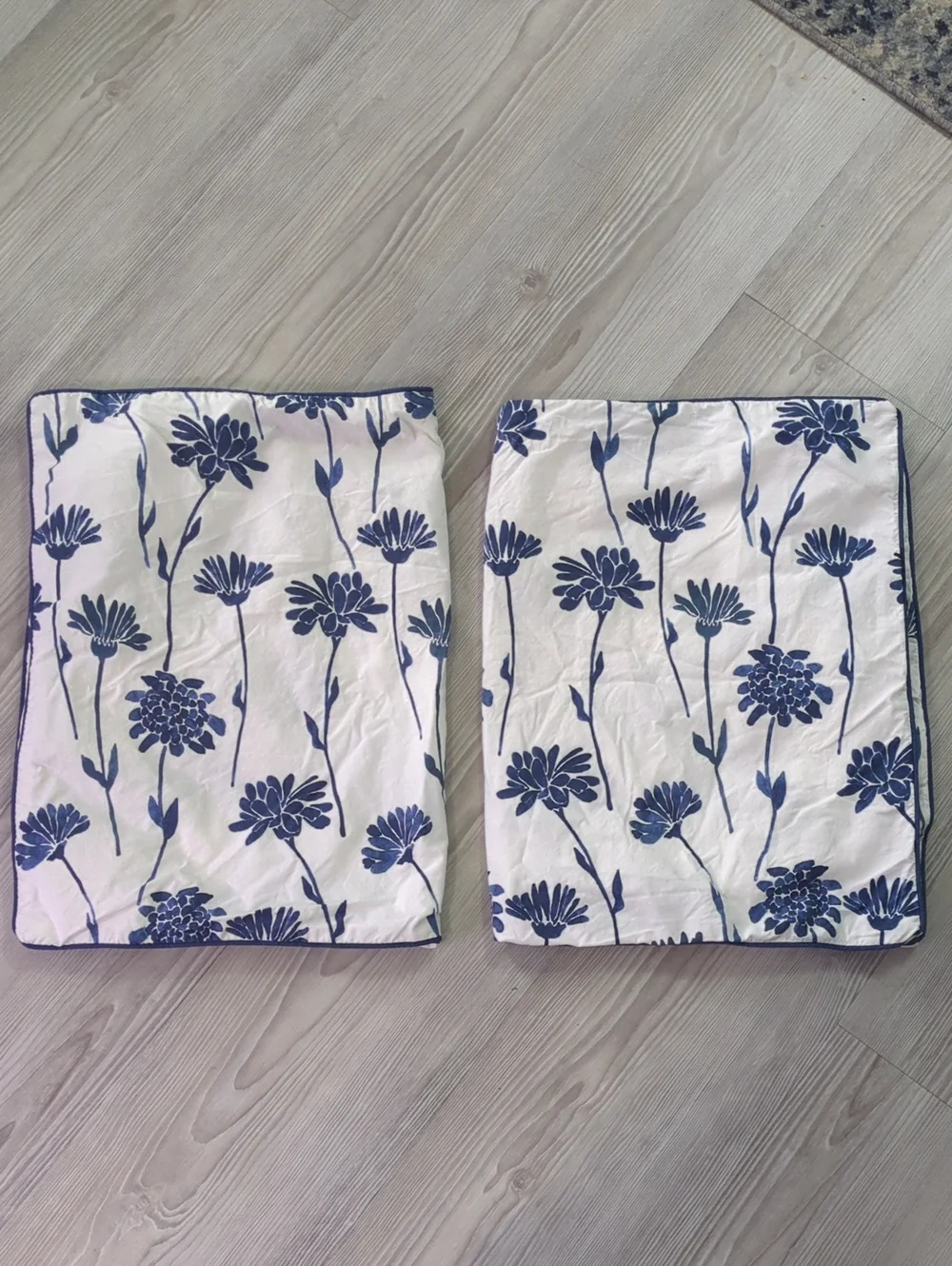 IKEA FINNOXEL Blue White Floral Pillowcases Set of 2 Standard 100% Cotton Cottag